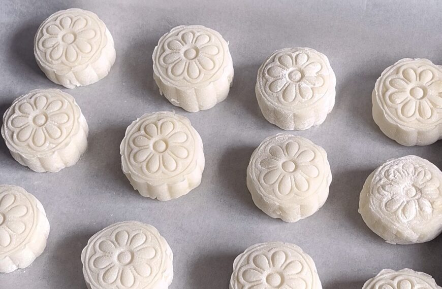 Durian Snow Skin Mooncakes 🥮